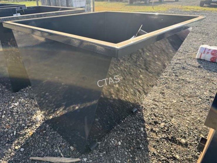 #105-•-mobile-self-loading-dumping-hoppers-image-1