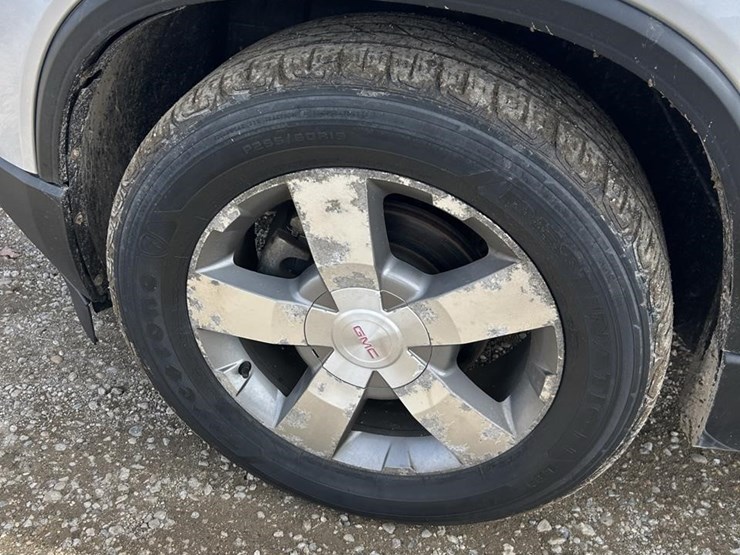 2012-gmc-acadia-image-9