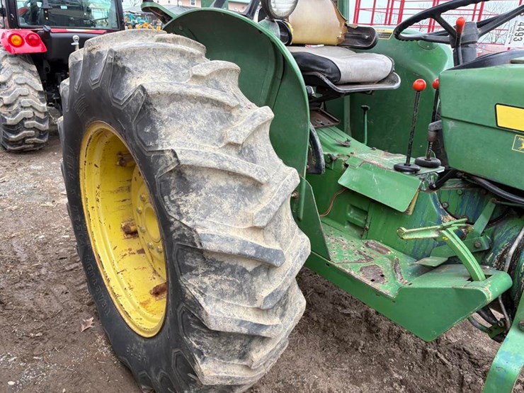 john-deere-2040-image-7