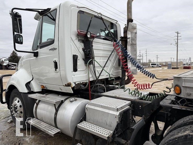 2010-international-prostar-image-11