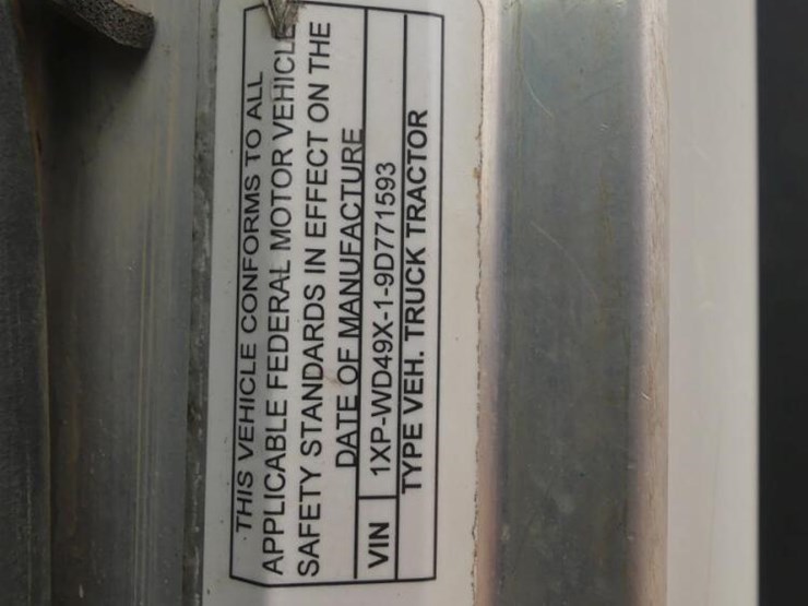 2009-peterbilt-388-image-22