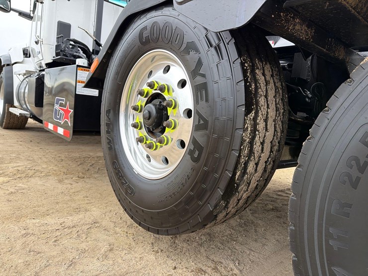 kenworth-t880-image-8