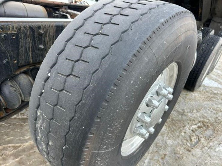 2017-western-star-4700-image-86