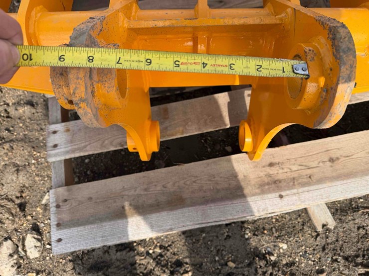 caterpillar-307-image-10