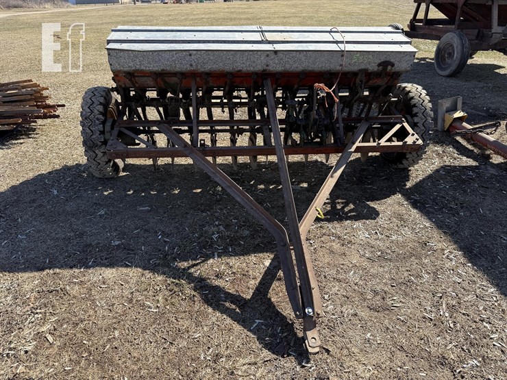 j-i-case-grain-drill-5852-image-2