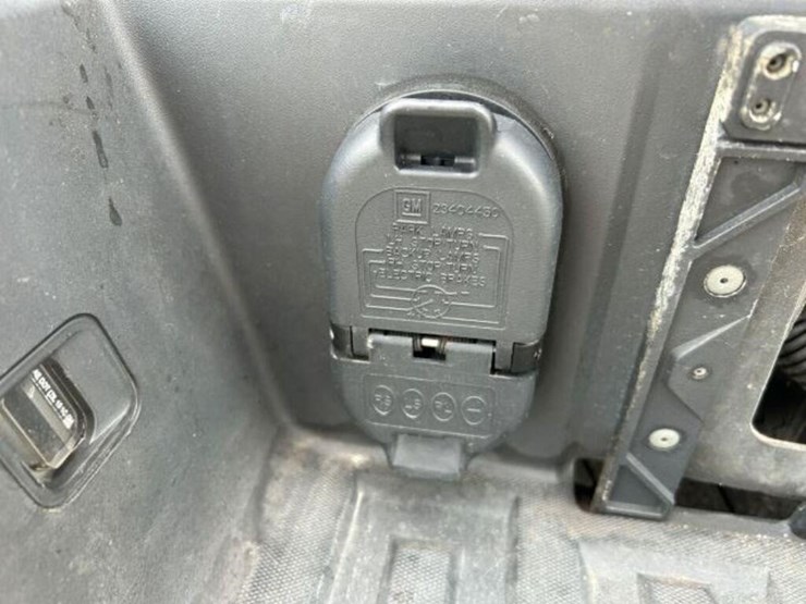 2018-chevrolet-silverado-2500hd-image-71