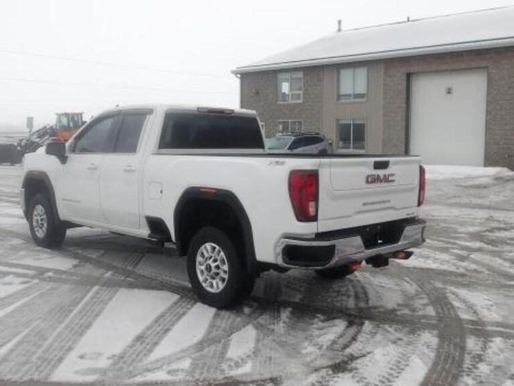 2022-gmc-2500hd-image-7