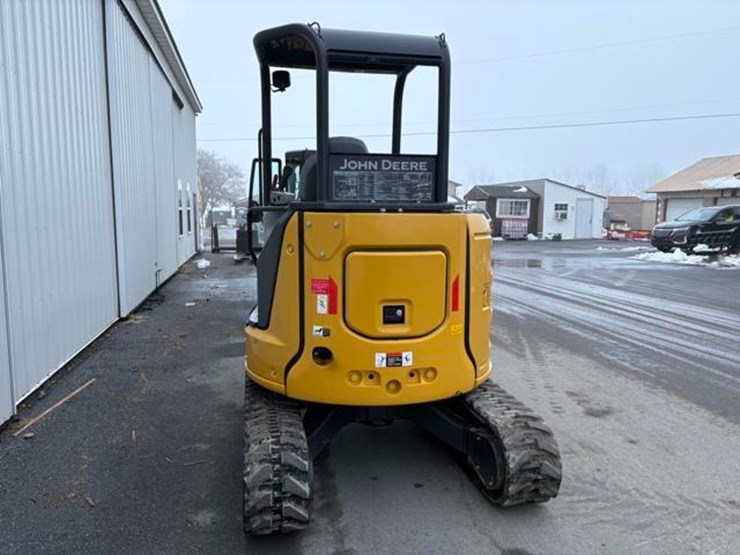 2023-deere-30g-image-22