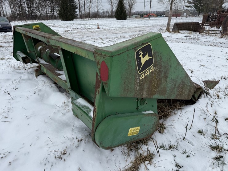 john-deere-444-image-4
