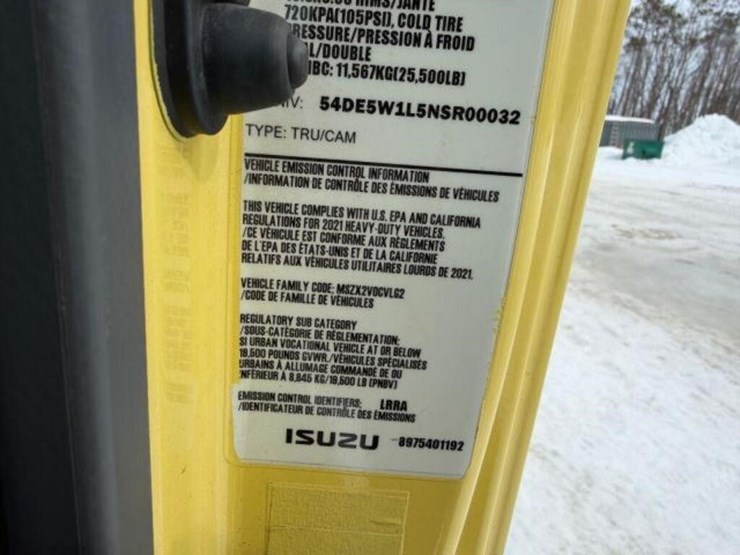 2022-isuzu-nrr-image-11