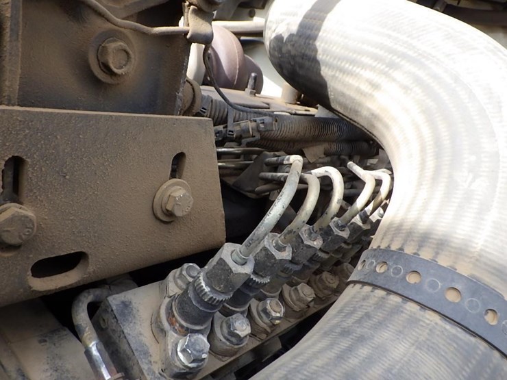 1996-freightliner-fl70-image-14