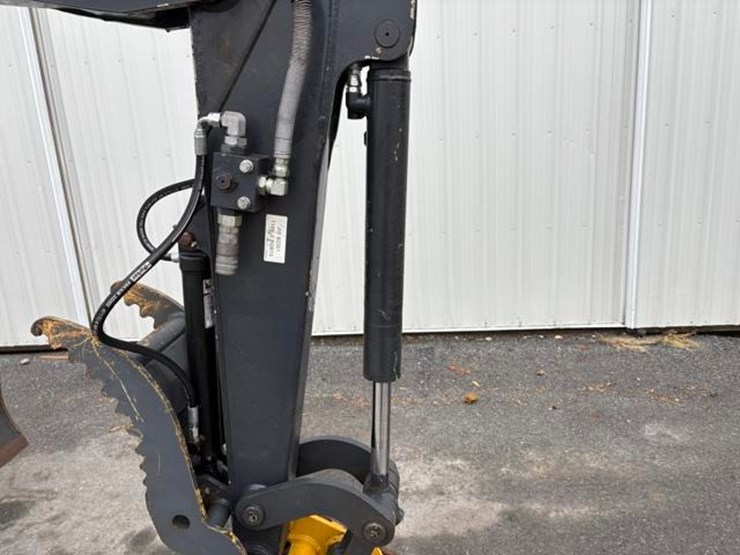 2023-deere-30g-image-6