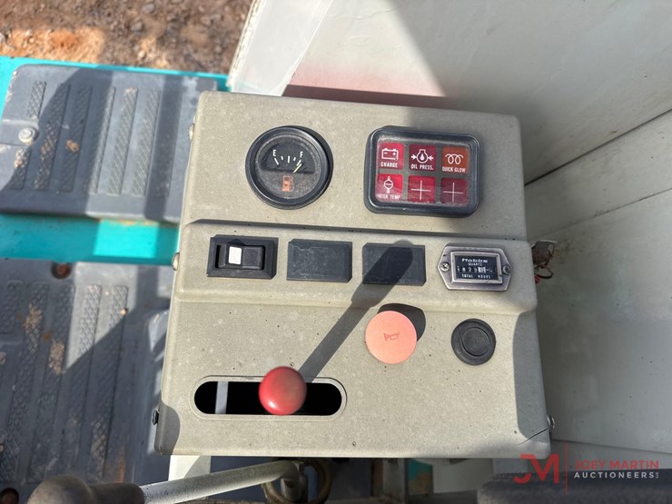 ihi-25gx2-mini-excavator-image-18