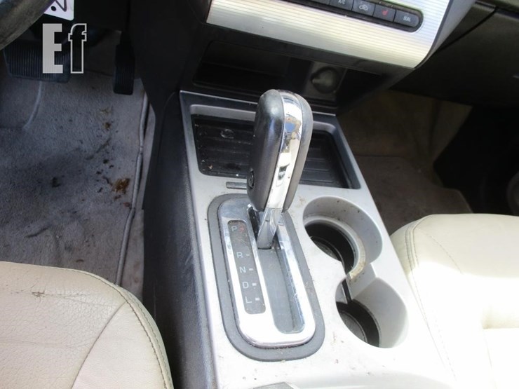 2010-ford-edge-sel-image-10