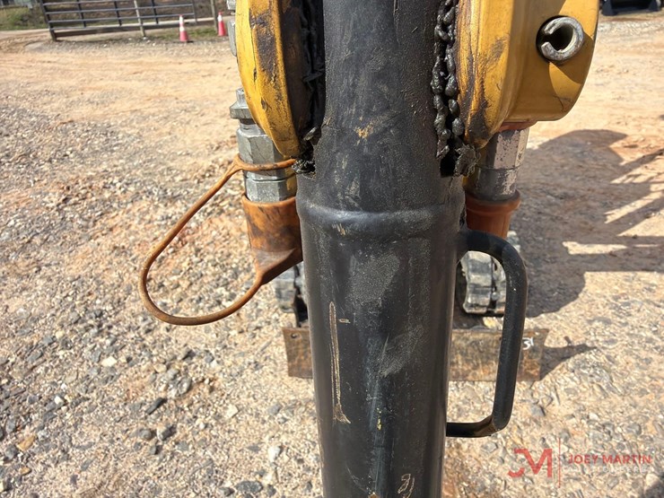 2018-caterpillar-300.9d-image-10