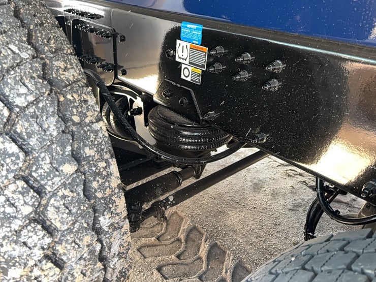 2026-peterbilt-567-image-11