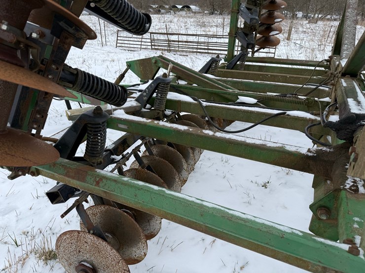 john-deere-724-image-12