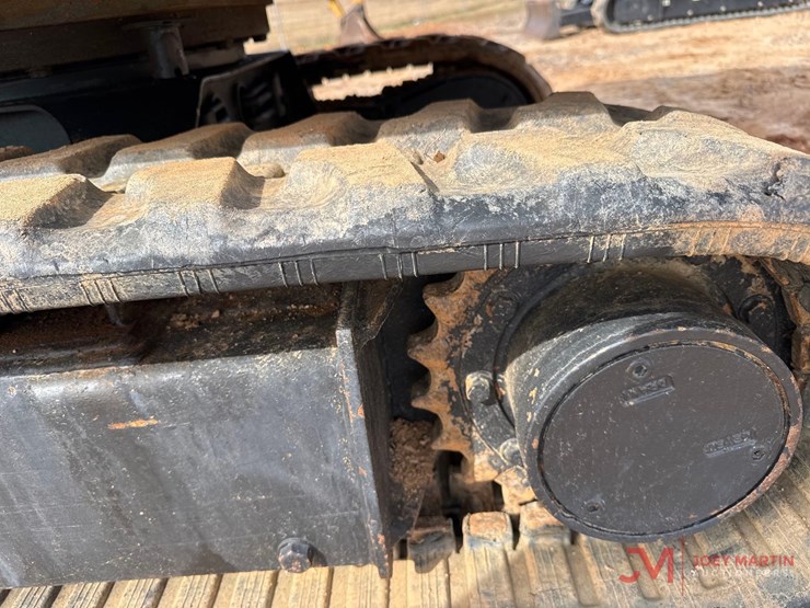 ihi-25gx2-mini-excavator-image-16