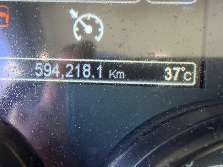 2016-peterbilt-567-image-15