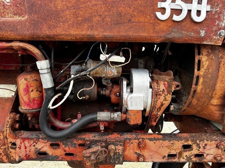 l2---farmall-350-l.p.-gas-image-14