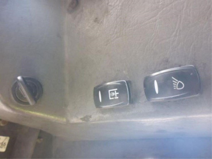 2008-volvo-mc70b-image-14