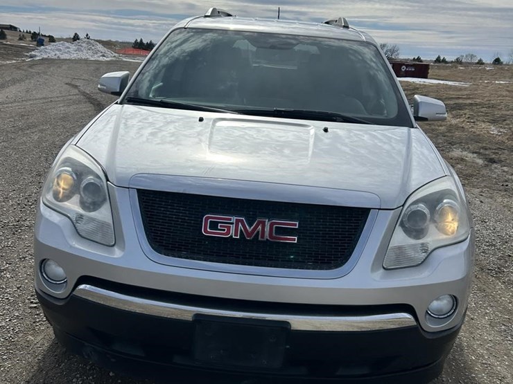 2012-gmc-acadia-image-2