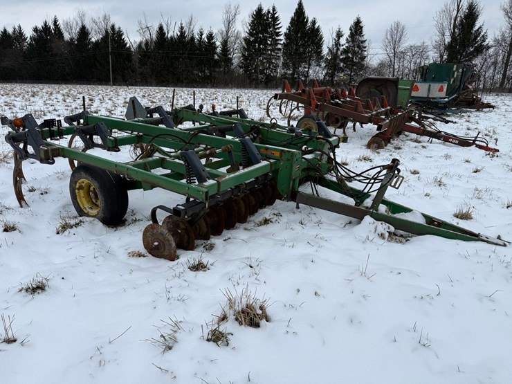 john-deere-714-image-1