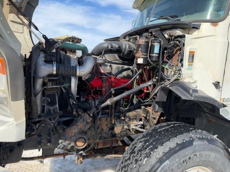 2009-mack-granite-gu813-image-44