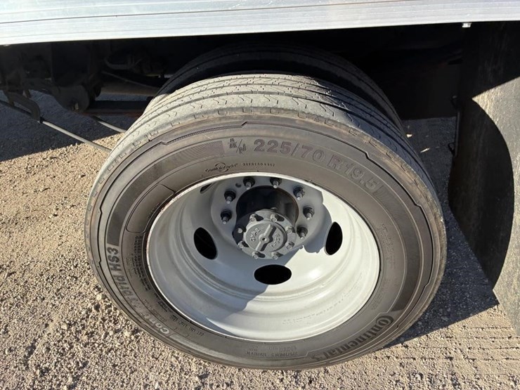 2022-ford-f450-xl-image-7