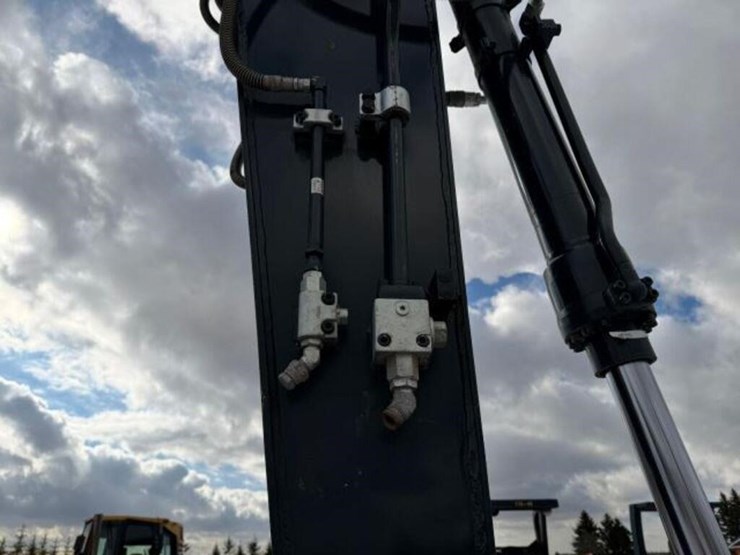 2023-hyundai-hx130a-lcr-image-41