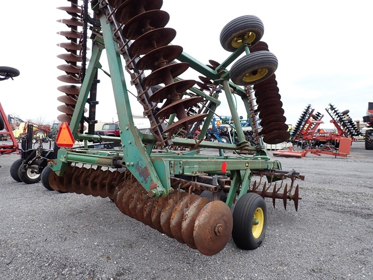 john-deere-235-image-7