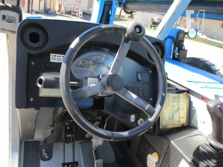 2007-genie-gth1056-image-8