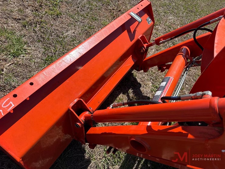 kubota-b2601-utility-tractor-image-9