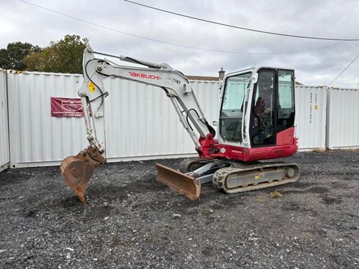 2017-takeuchi-tb240-image-1