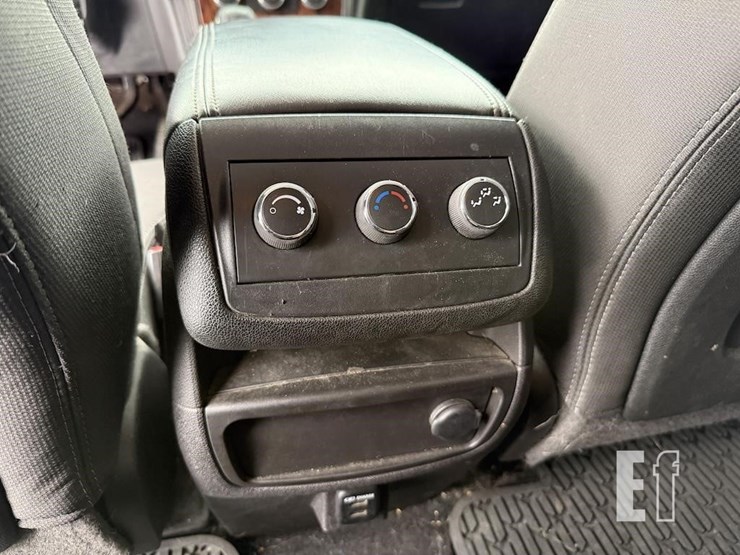 2014-chevrolet-traverse-image-15