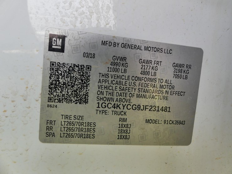 2018-chevrolet-3500-image-16