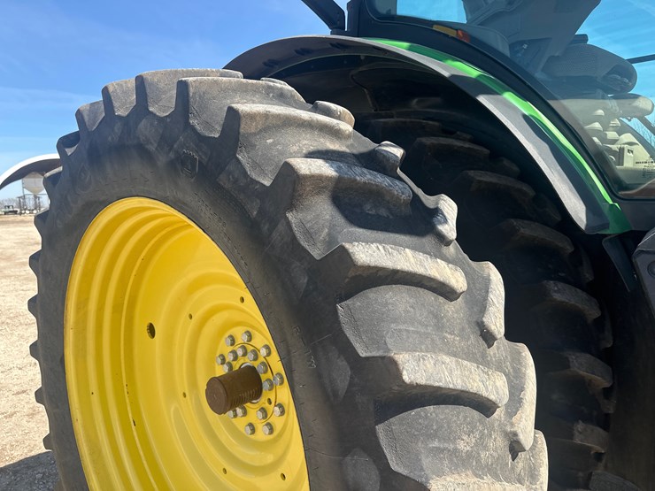 2016-john-deere-8320r-image-19