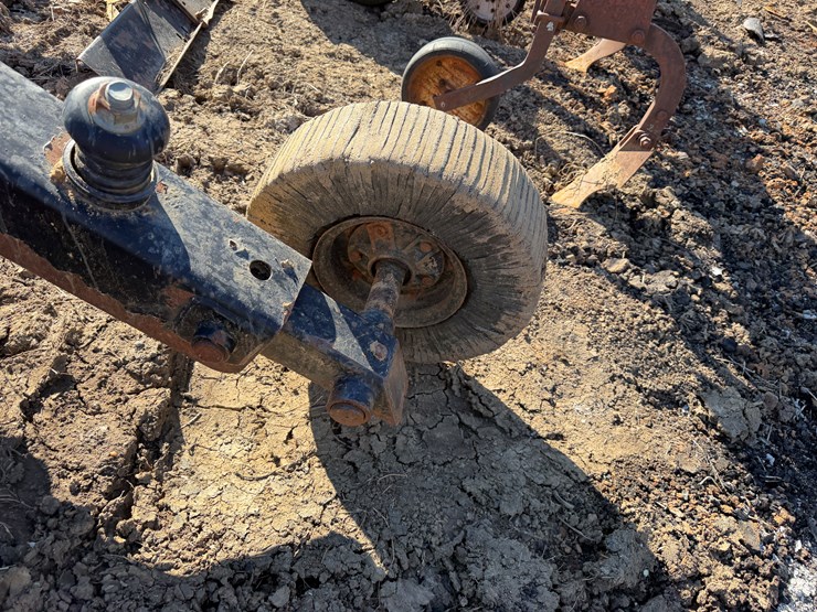 bush-hog-3715-image-13