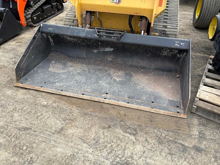 2021-caterpillar-259d3-image-4