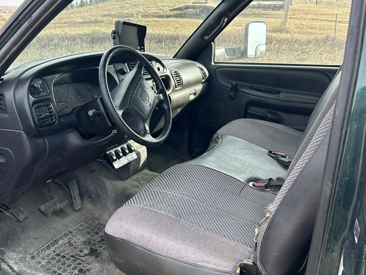 2001-dodge-ram-3500-image-11