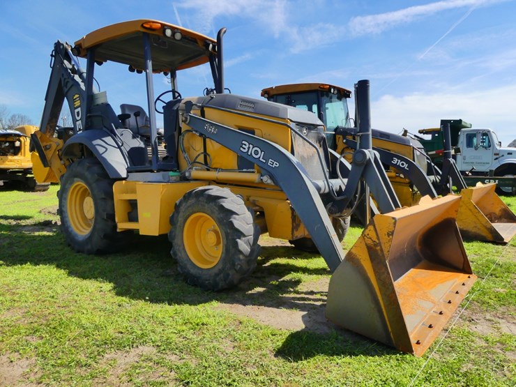 2018-deere-310l-ep-image-2