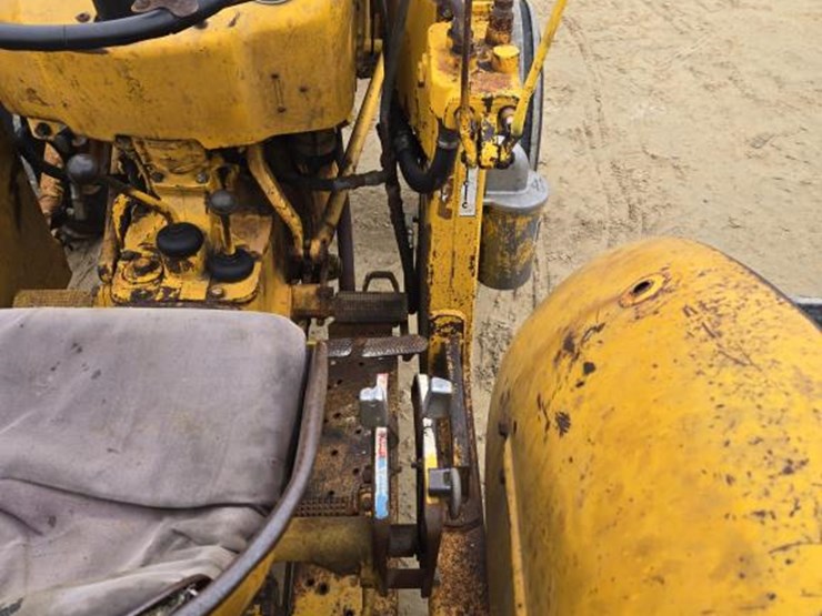 #359-•-massey-ferguson-utility-tractor-image-14