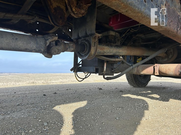 2002-international-4700-image-13