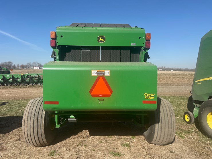 2010-john-deere-568-image-9