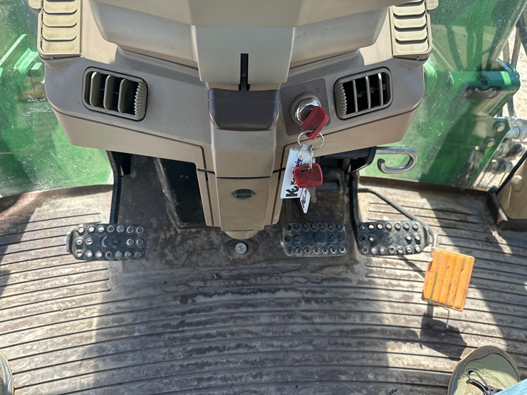 2000-john-deere-6210-image-12