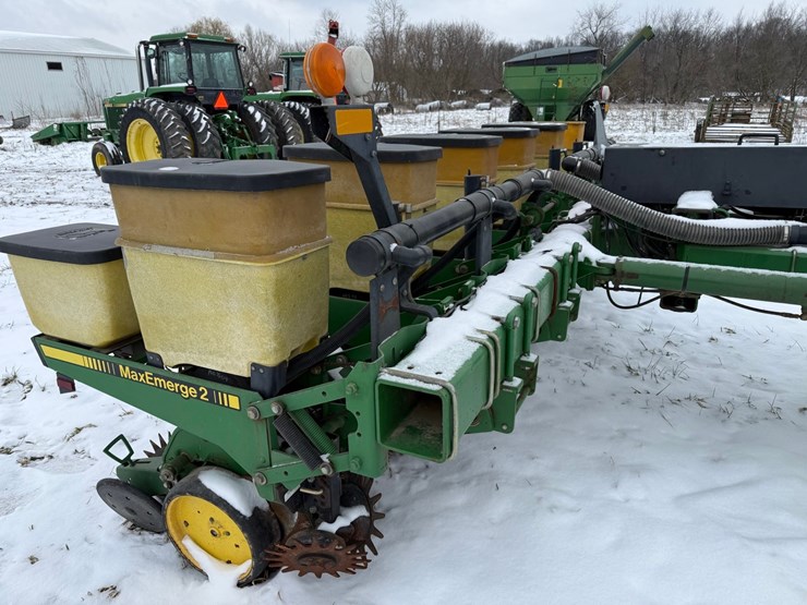 john-deere-7200-image-11