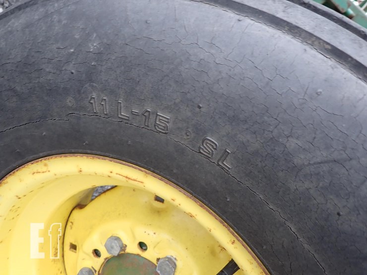 john-deere-235-image-13