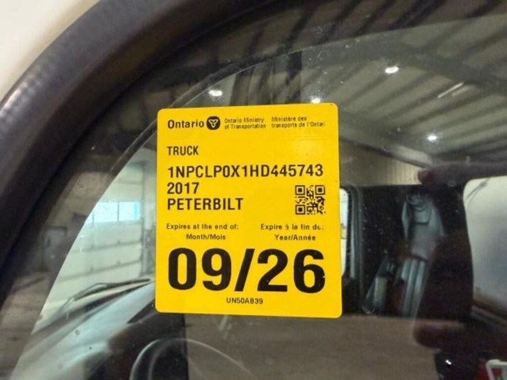 2017-peterbilt-567-image-50