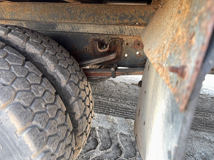 1999-isuzu-npr-image-6