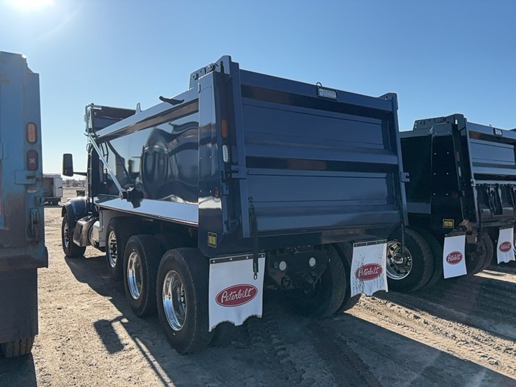 2026-peterbilt-567-image-4